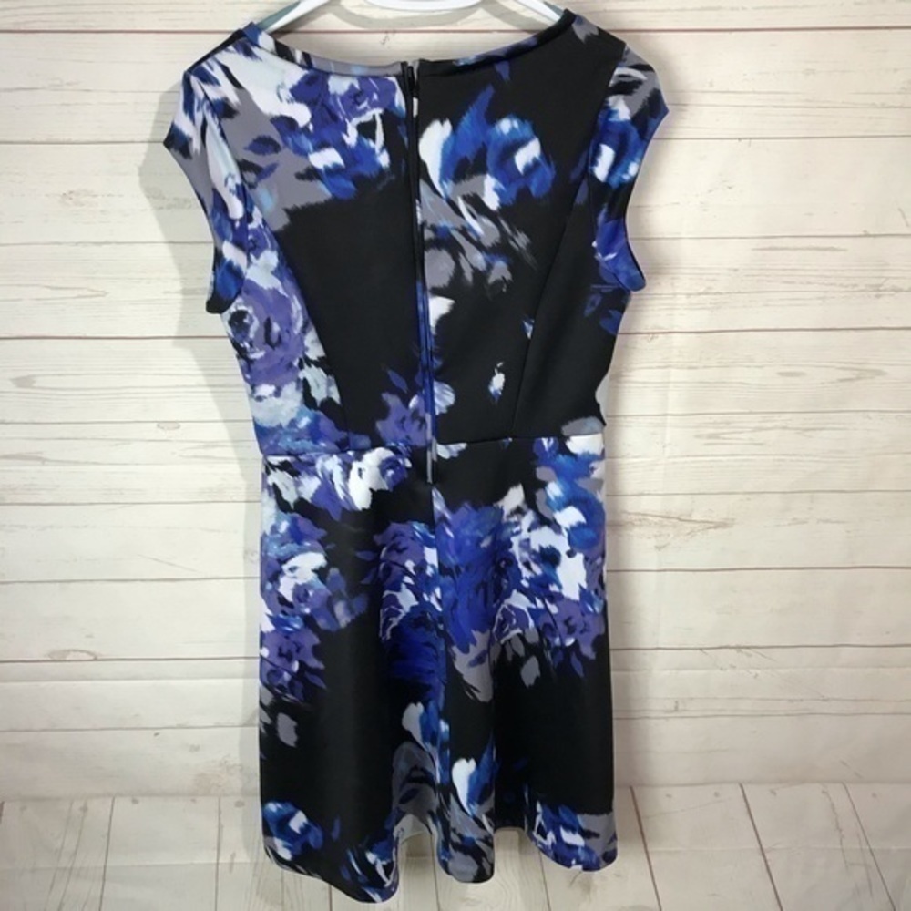 Cynthia Rowley Purple Gray White & Black Floral - Picture 3 of 4